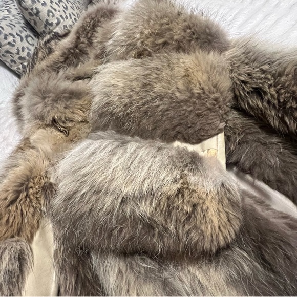 Rare GIVENCHY Coyote FUR COAT - Picture 3 of 10